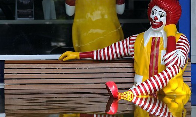 McDonald's piespriež 930 000 latu sodu par rotaļlietu pievienošanu bērnu komplektiem