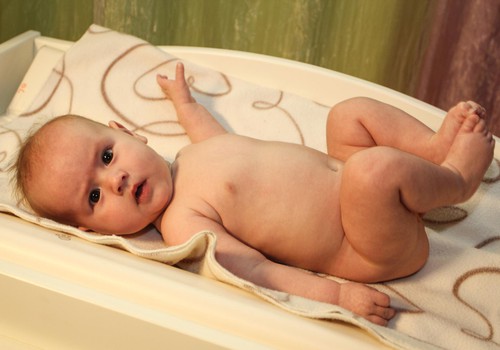 FOTOkonkurss: Parādi, kā tu tīri deguntiņu savam mazulim!