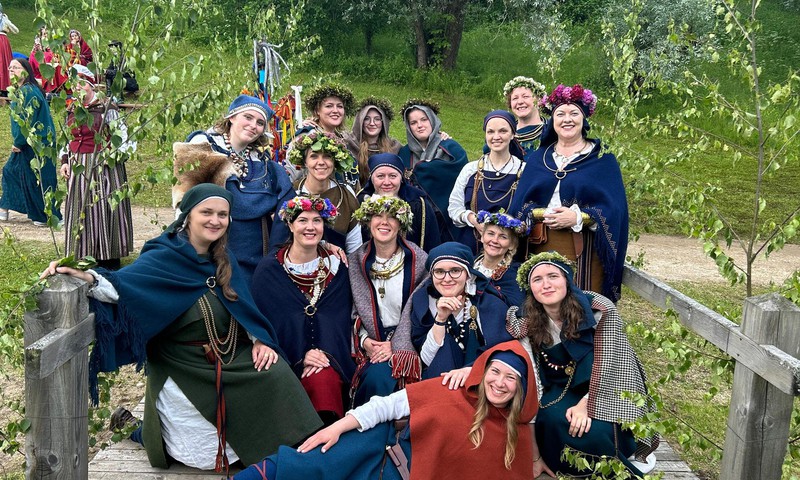 “Skandinieki”, “Delve” un “Laiksne”  aicina uz “Trīs draugu Mārtiņlaika sadziedāšanos”