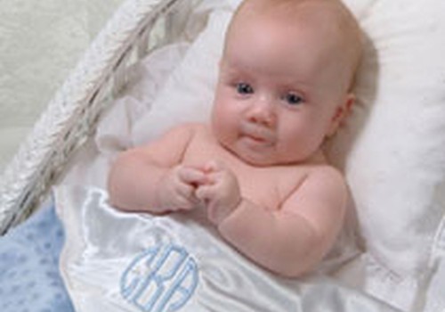 Vai drīkst 3 mēnešus vecu bērnu sēdināt? Komentē fizioterapeite Vita Lakša.
