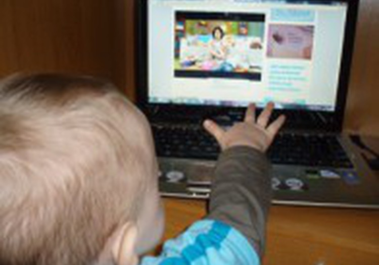 Recenziju rakstītājām dāvinām Māmiņu Kluba BEA DVD!