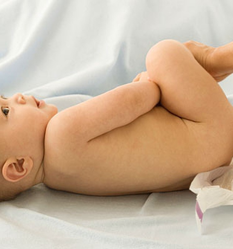 Vai Tu savam jaundzimušajam esi izmēģinājusi jaunās Huggies® Newborn autiņbiksītes?