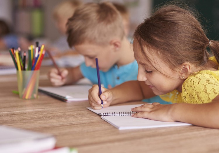 Trešdaļa vecāku dod priekšroku brīvībai: skolas formām - nē!