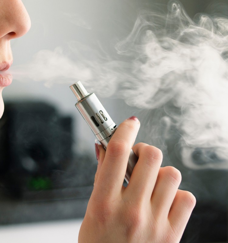 Saruna, nevis audzināšana. Kā rīkoties, ja sava bērna somā atrodi e-cigareti?
