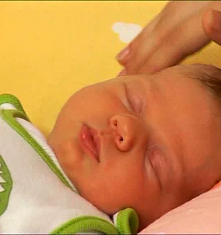 VIDEO: Huggies® Newborn- pirmās autiņbiksītes Tavam bēbītim