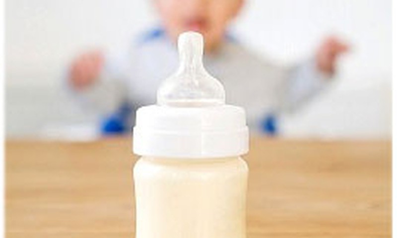 Uzmanību! No tirgus atsauc Aptamil piena maisījumus. Tie izraisa vitamīnu un mikroelementu pārdozēšanu bērniem!
