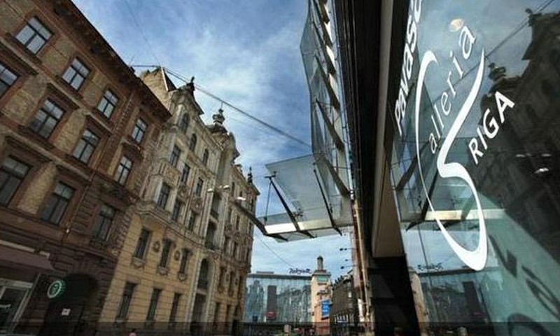T/c Galleria Riga uzstādīta velosipēdu novietne