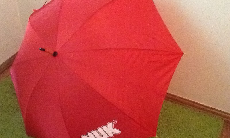 Seko Māmiņu Klubam un NUK! Laimē NUK lietussargu