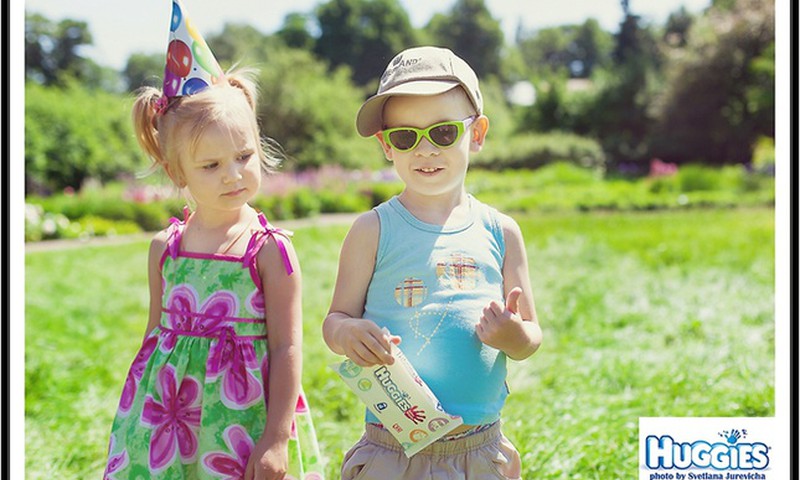 JAUNUMS: Huggies® mitrās salvetes vēl ērtākā iepakojumā!