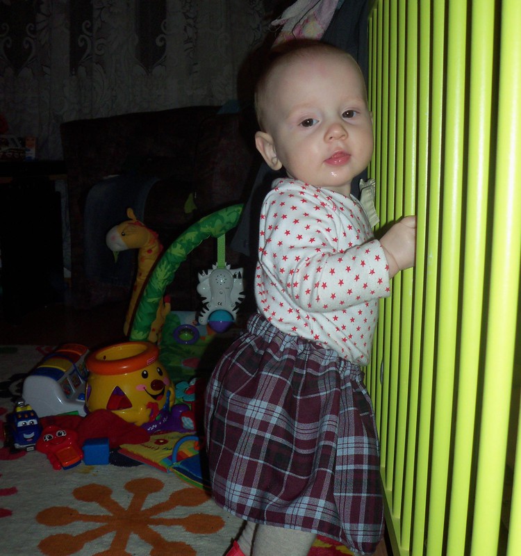 Mazā Denīze apslimusi un kļuvusi par mammas meitu.