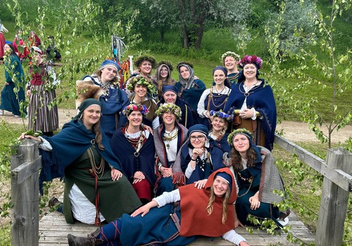 “Skandinieki”, “Delve” un “Laiksne”  aicina uz “Trīs draugu Mārtiņlaika sadziedāšanos”