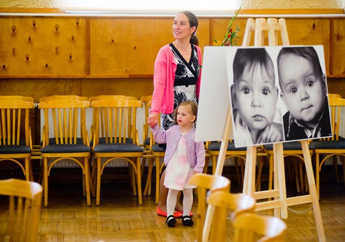 FOTOreportāža: Valtera Poļakova izstāde "Latvijas bērni" Mērsragā