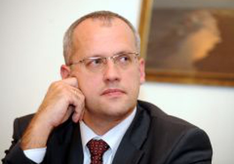 Veselības ministrs: izmantojiet bezmaksas vēža pārbaudes!