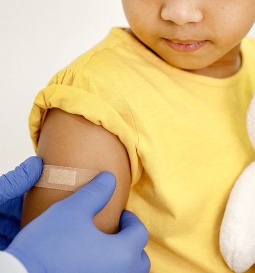 SPKC atgādina pārbaudīt savu un bērnu vakcinācijas statusu