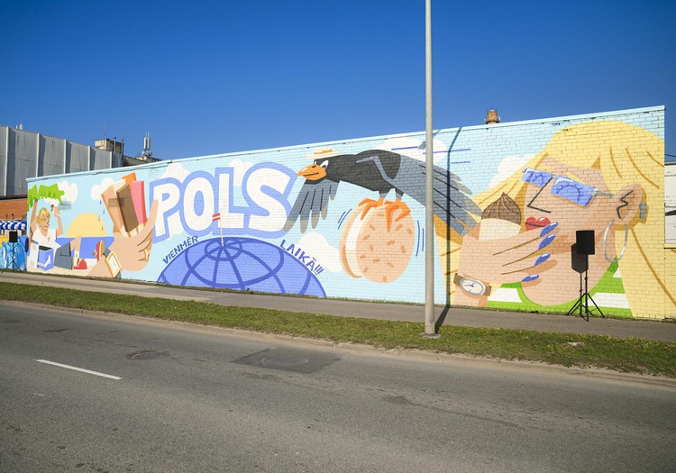 Atklāts iespaidīgs 134 metrus garš saldējuma “Pols” murālis - “Food Union” dāvājums Rīgai par godu zīmola 55 gadu jubilejai