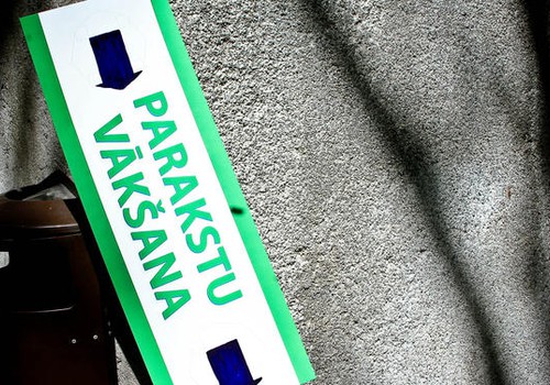 Parakstu vākšana par apturētajiem likumiem notiek līdz 16.jūnijam: parakstu vākšanas vietas un darba laiki. TU jau biji parakstīties?