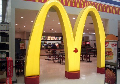 McDonald's šodien aprit 15 gadi Latvijā! Vai Tu savu bērnu ved uz McDonald's restorāniem? 