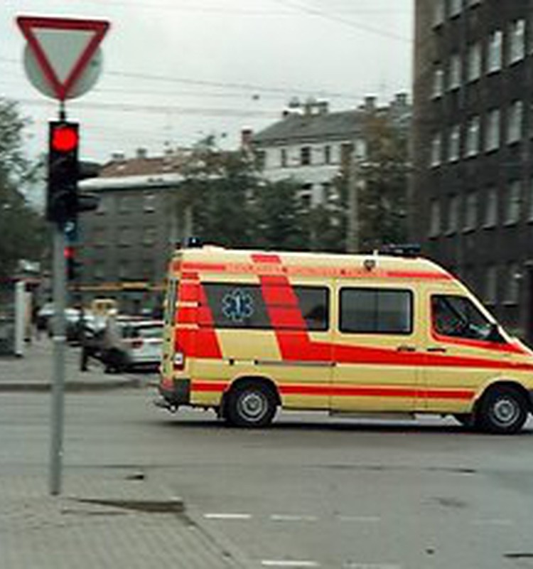 Ātrā palīdzība steidz palīgā grūtniecēm un dzemdētājām