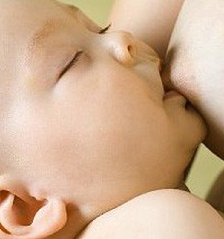 Uzzini atbildes par krūts ēdināšanu seminārā Māmiņu Kluba Vecāku skolā!