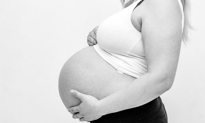 Kādu lomu grūtniecībā ieņem progesterons?