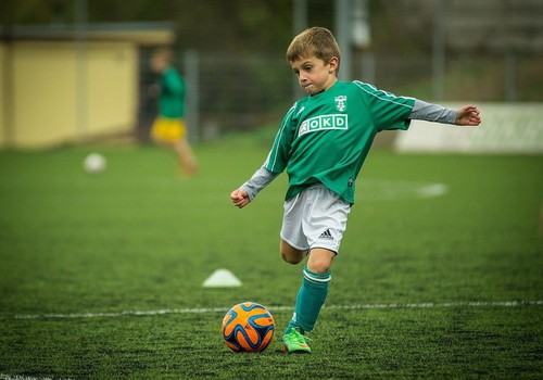 Kādas veselības pārbaudes jāveic bērniem, kuri intensīvi sporto?