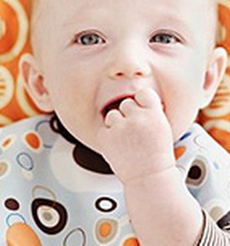 Ieteikums, kā palīdzēt mazajai pašai ēst