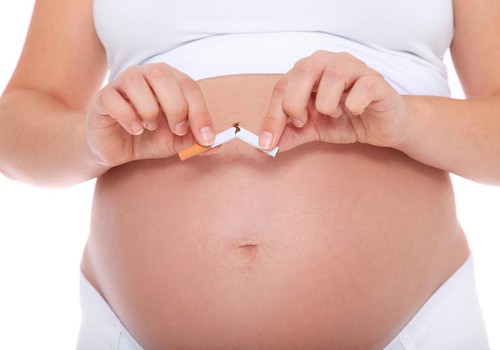 Grūtniecēm aizliegt smēķēt ar likumu? Ko par to domājat?