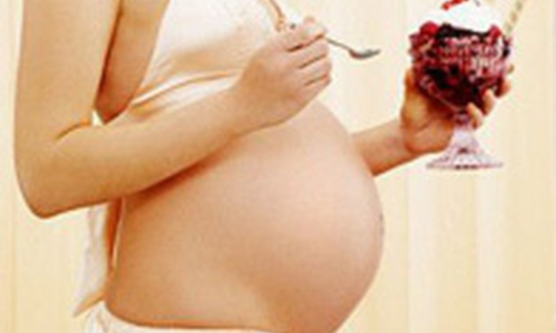 Kāpēc grūtniecības laikā nevajadzētu pieņemties svarā par daudz vai par maz?
