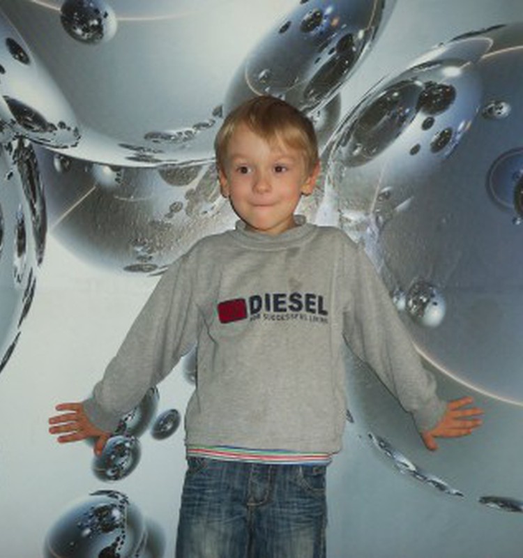 Adrians dzied!