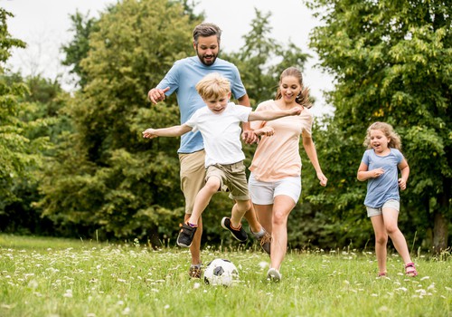 Kopīgas ģimenes aktivitātes saliedē, stiprina un dara bērnus laimīgus