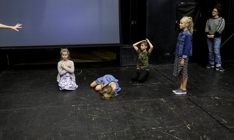 Teātra festivāls "Homo Novus" aicina bērnus piedalīties izrādes "Aklais kino" veidošanā