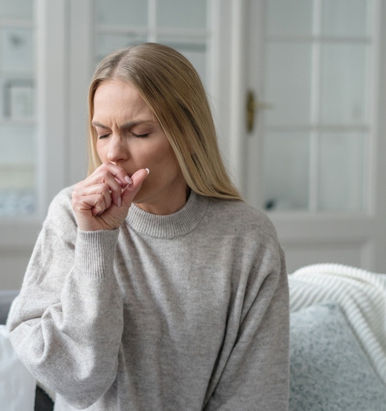 Kas ikvienam jāzina par klepus ārstēšanu – stāsta speciālisti