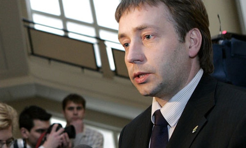 LM rosinās noteikt konstantu vecāku pabalstu