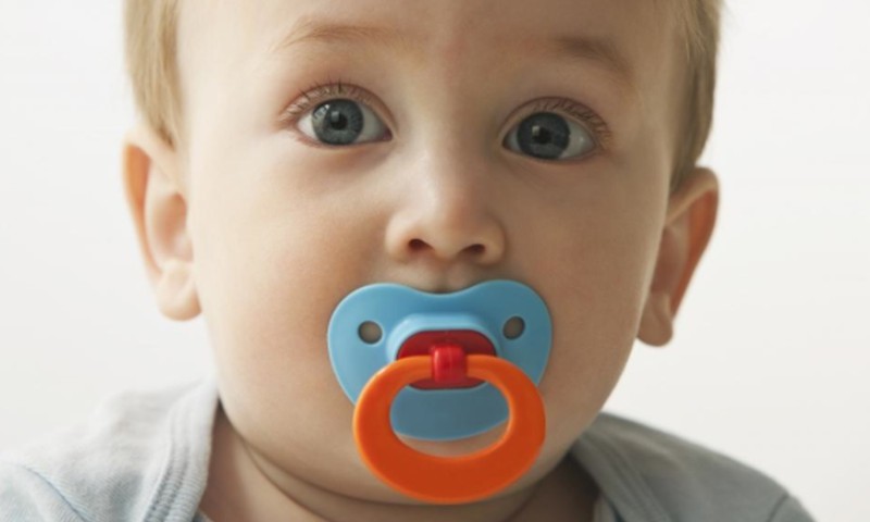 10 veidi, kā atradināt mazuli no knupīša