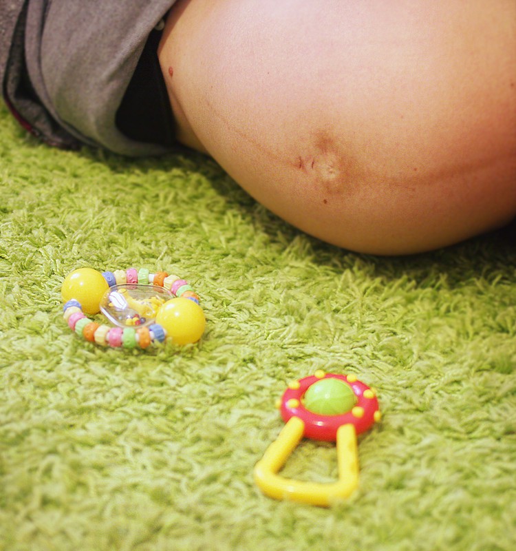 Ko bērniņš sajūt jau mammas vēderā?