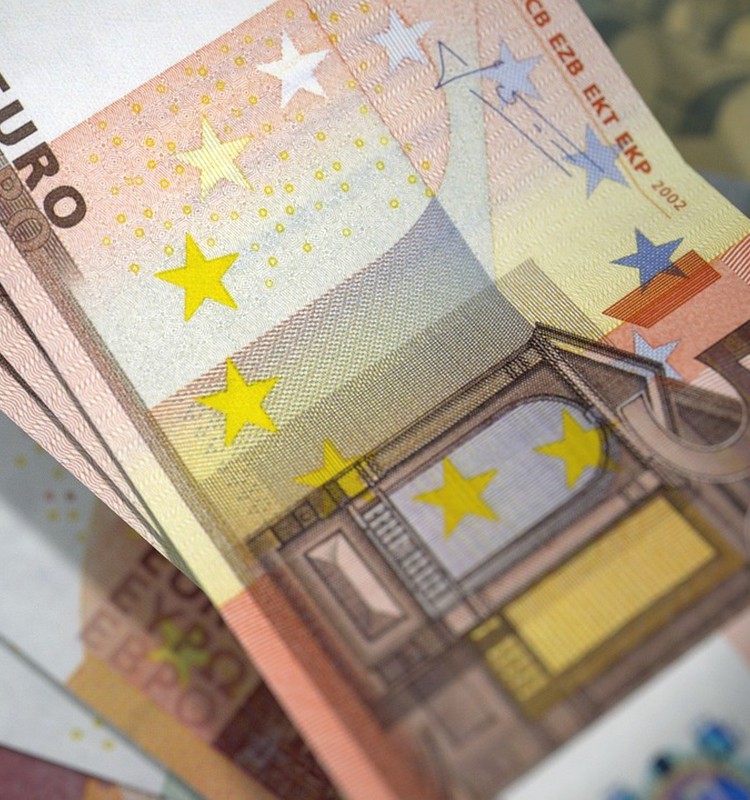 Saeima noteic lielāku atbalstu ģimenēm ar bērniem