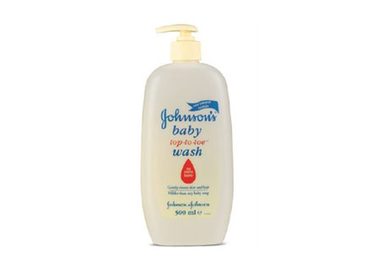 Johnson's® Top to Toe ™- pirmajai vannošanai mājās ir jābūt tikpat maigai kā pirmajai vannošanai slimnīcā