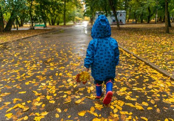 Līst? Dodaties ārā rotaļāties! 10 idejas jautrām rotaļām