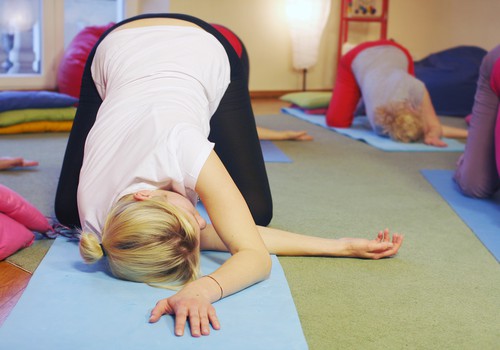 Baudi jogu topošajām māmiņām ar jogas skolotāju Aiju Dvinsku