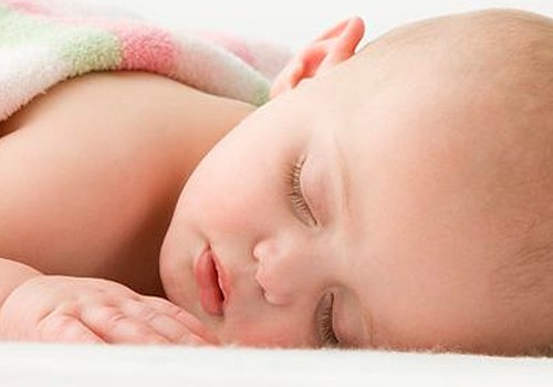 Kā palīdzēt bērnam nogulēt visu nakti?