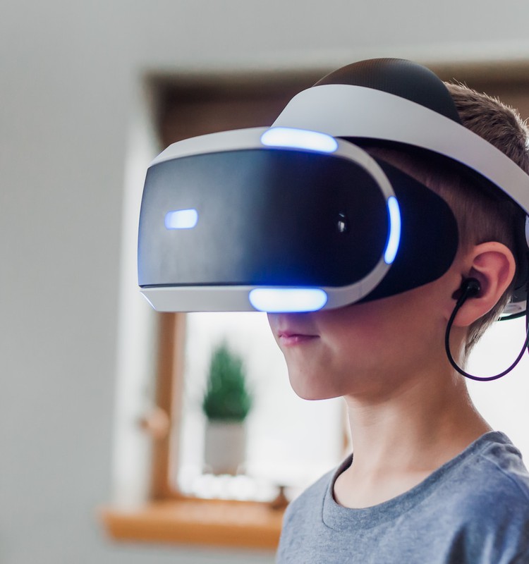 Ko Tev vajadzētu zināt par virtuālo realitāti?