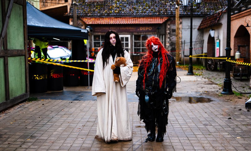 Kinopilsētā “Cinevilla” krāšņi atklāts festivāls “Danger Fest 2026”