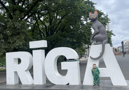 Trojs atpūšas un izglītojas: Apgūstam burtus pilsētvidē