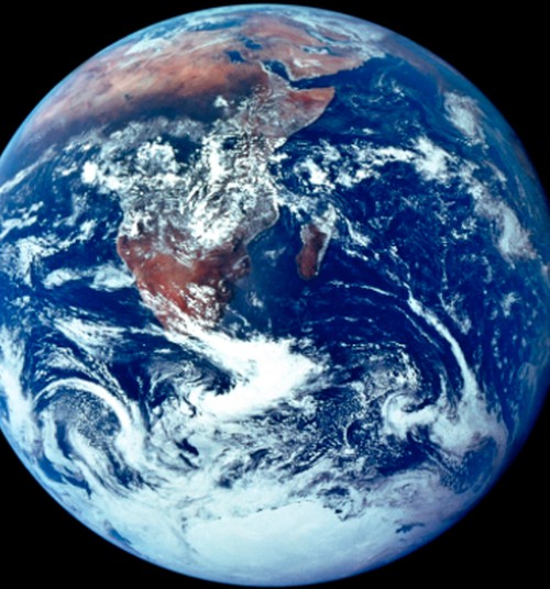 Stundu bez gaismas varam mēs visi! Atbalsti Zemes stundu ŠOVAKAR!