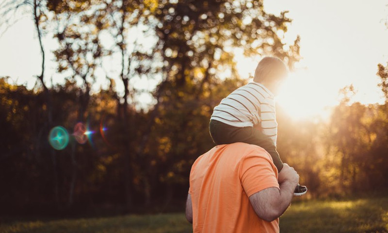 10 idejas, kā vērtīgi kopā pavadīt laiku tētim ar dēlu