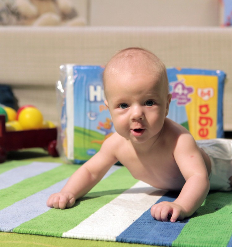 Nedēļas akcijas piedāvājums Huggies® autiņbiksītēm un mitrajām salvetēm veikalos visā Latvijā