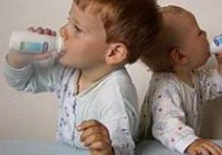 Aizliedz Actimel reklāmu, kas sola veselības ieguvumus bērniem