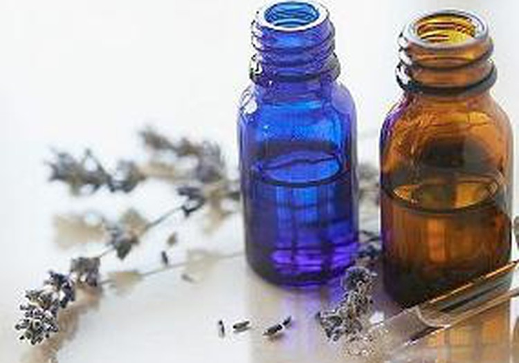 Pediatre: Uz spirta bāzes veidotos homeopātiskos līdzekļus drīkst lietot arī bērni un grūtnieces!