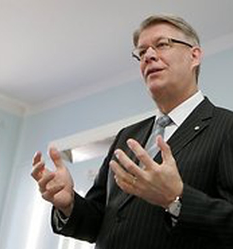 Prezidents: demogrāfija ir 'ugunīs degoša' problēma