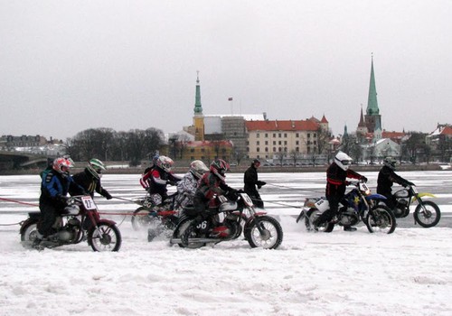 Nākamsestdien skijoringa karnevāls uz Daugavas ledus un ziemošanās Esplanādē 